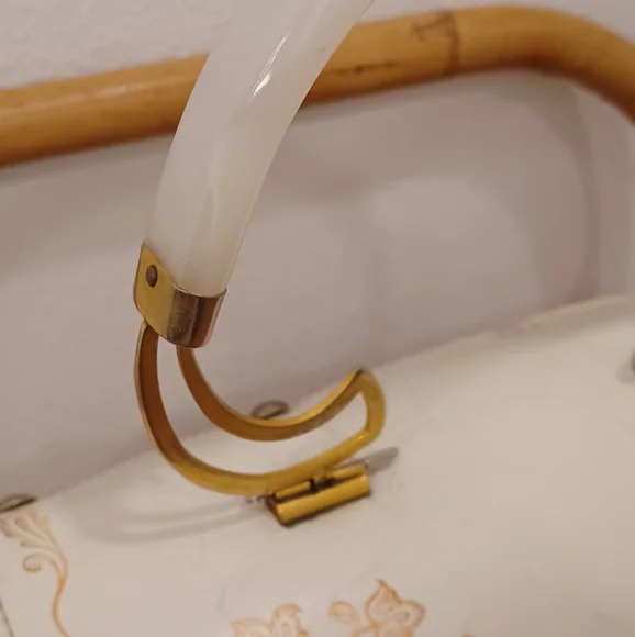 Gladys Golden Italian Vintage White Wicker Bag W/ Plaid Interior - Picture 2 of 15